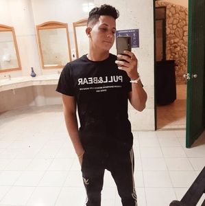 Meet your Posher, Alain alejandro